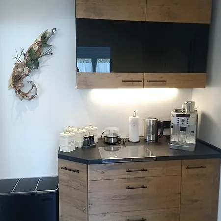 Idyllischer Ferienbungalow In Ruhiger Lage Mit Pool Und Grossen Garten Vakantiehuis Rastenberg