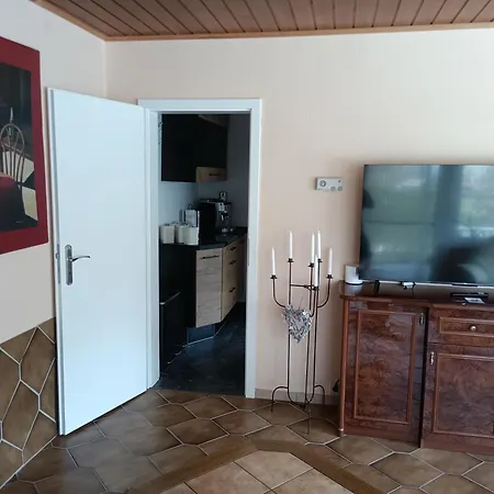 Idyllischer Ferienbungalow In Ruhiger Lage Mit Pool Und Grossen Garten Rastenberg