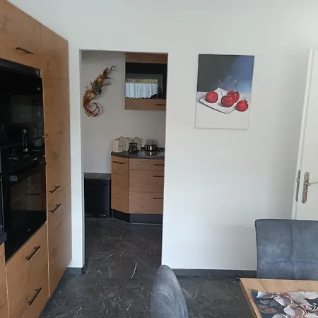 Idyllischer Ferienbungalow In Ruhiger Lage Mit Pool Und Grossen Garten