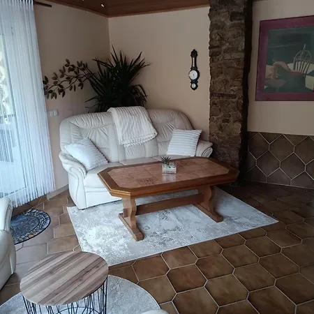 Idyllischer Ferienbungalow In Ruhiger Lage Mit Pool Und Grossen Garten Vakantiehuis Rastenberg