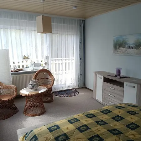 Idyllischer Ferienbungalow In Ruhiger Lage Mit Pool Und Grossen Garten Vakantiehuis Rastenberg