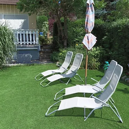 Idyllischer Ferienbungalow In Ruhiger Lage Mit Pool Und Grossen Garten Vakantiehuis *