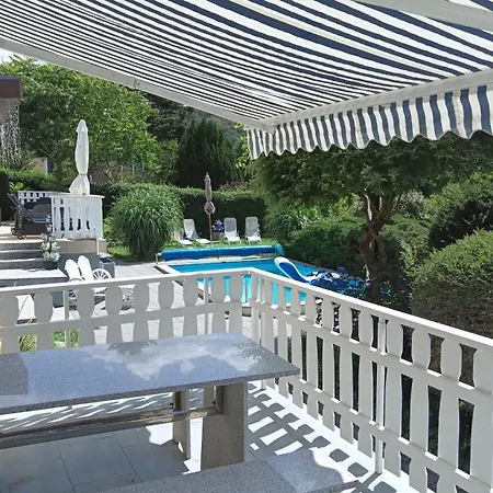 Vakantiehuis Idyllischer Ferienbungalow In Ruhiger Lage Mit Pool Und Grossen Garten Rastenberg