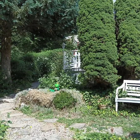 Idyllischer Ferienbungalow In Ruhiger Lage Mit Pool Und Grossen Garten Vakantiehuis Rastenberg