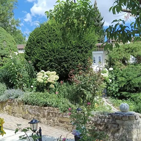 Vakantiehuis Idyllischer Ferienbungalow In Ruhiger Lage Mit Pool Und Grossen Garten Rastenberg