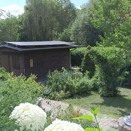 Idyllischer Ferienbungalow In Ruhiger Lage Mit Pool Und Grossen Garten Vakantiehuis Rastenberg