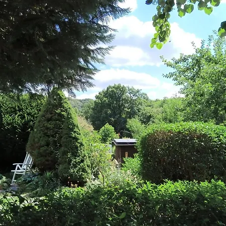 Vakantiehuis Idyllischer Ferienbungalow In Ruhiger Lage Mit Pool Und Grossen Garten *