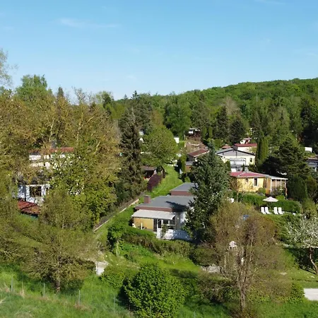 Vakantiehuis Idyllischer Ferienbungalow In Ruhiger Lage Mit Pool Und Grossen Garten