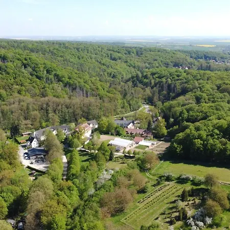 Idyllischer Ferienbungalow In Ruhiger Lage Mit Pool Und Grossen Garten * Rastenberg
